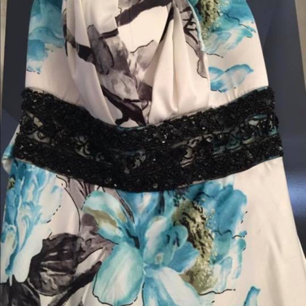 Prom dresses - Picture 6 of 8